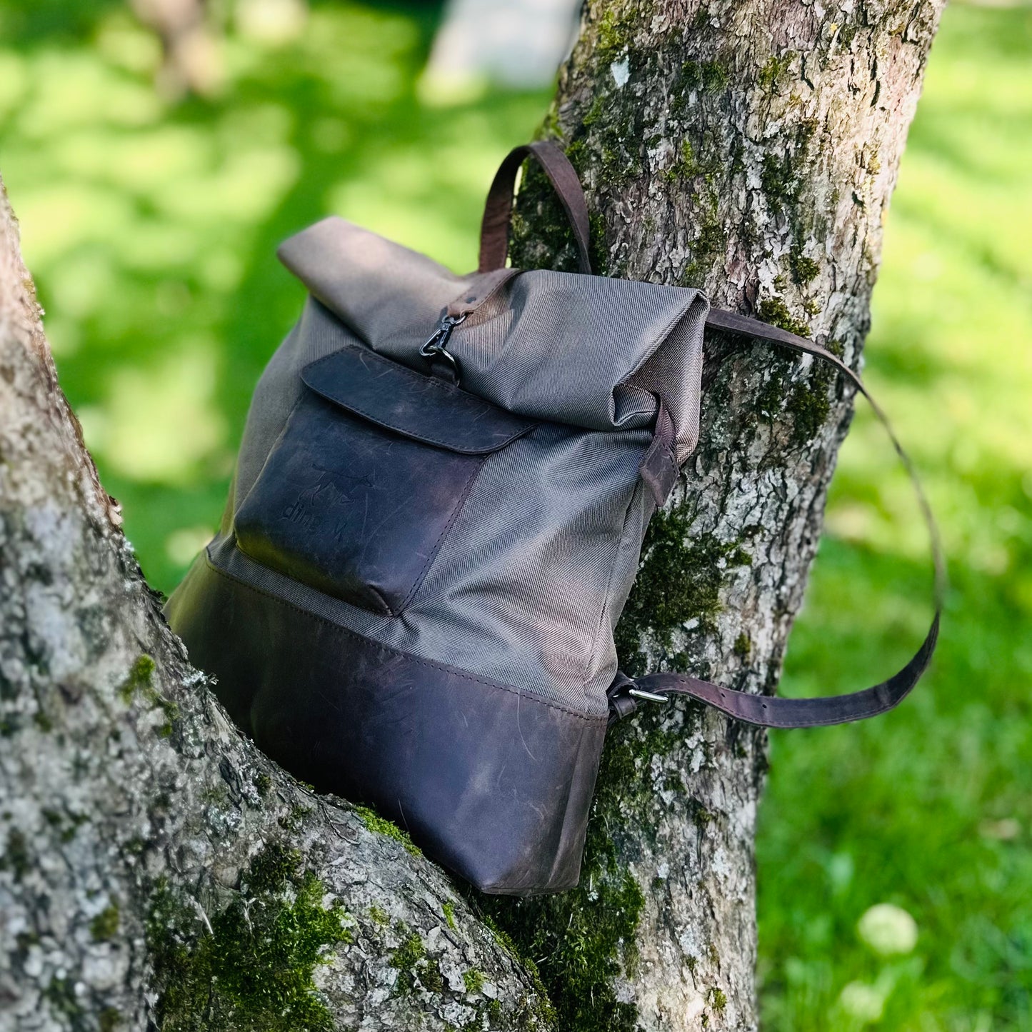 ROLLING BACKPACK