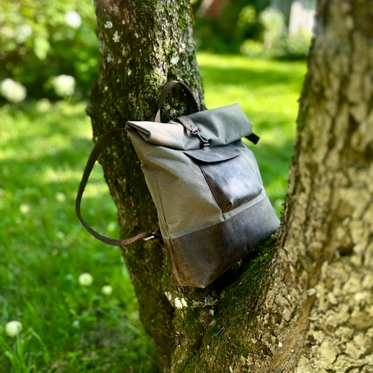 ROLLING BACKPACK